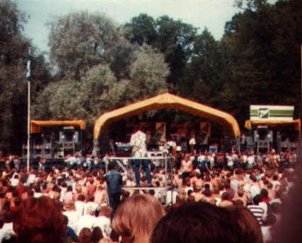 The Durutti Column live at Kaivopuisto Park, Helsinki, 24 July 1981; photo courtesy Kevin Hewick